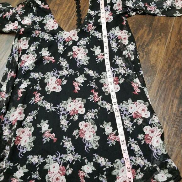 Cotton Candy Dress Size SMALL black Floral Split Long Sleeves open back - Picture 9 of 9